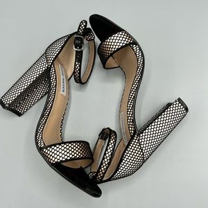 Steve Madden Carrson cream & black sandal heels